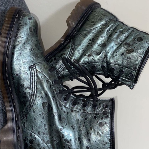 Leather Reptile Print Dr Martens - Picture 2 of 3